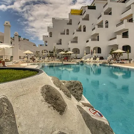 Apartment Penthouse With Magnificent Ocean Views, Jacuzzi, Pool, Nearby Beach In Tenerife South