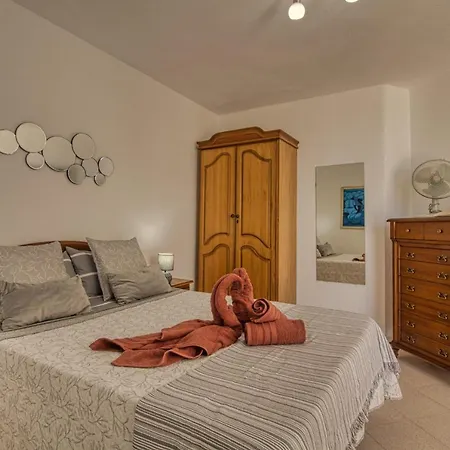 Penthouse With Magnificent Ocean Views, Jacuzzi, Pool, Nearby Beach In Tenerife South Playa Fanabe