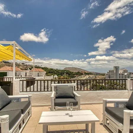 Apartment Penthouse With Magnificent Ocean Views, Jacuzzi, Pool, Nearby Beach In Tenerife South *