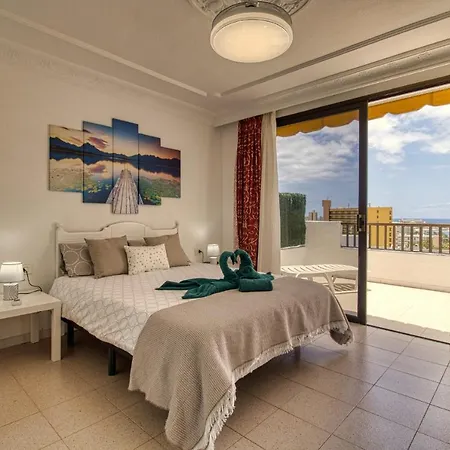 Penthouse With Magnificent Ocean Views, Jacuzzi, Pool, Nearby Beach In Tenerife South Playa Fanabe