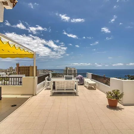 Apartment Penthouse With Magnificent Ocean Views, Jacuzzi, Pool, Nearby Beach In Tenerife South