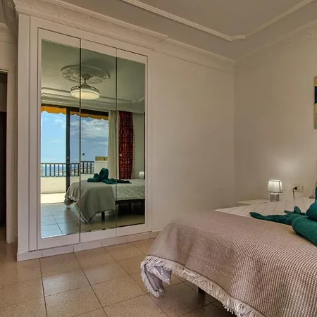 Penthouse With Magnificent Ocean Views, Jacuzzi, Pool, Nearby Beach In Tenerife South Apartamento *