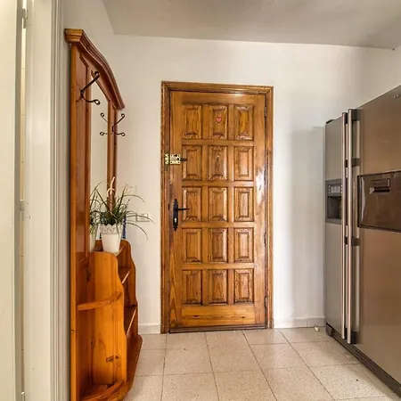 Apartamento Penthouse With Magnificent Ocean Views, Jacuzzi, Pool, Nearby Beach In Tenerife South Playa Feñabe